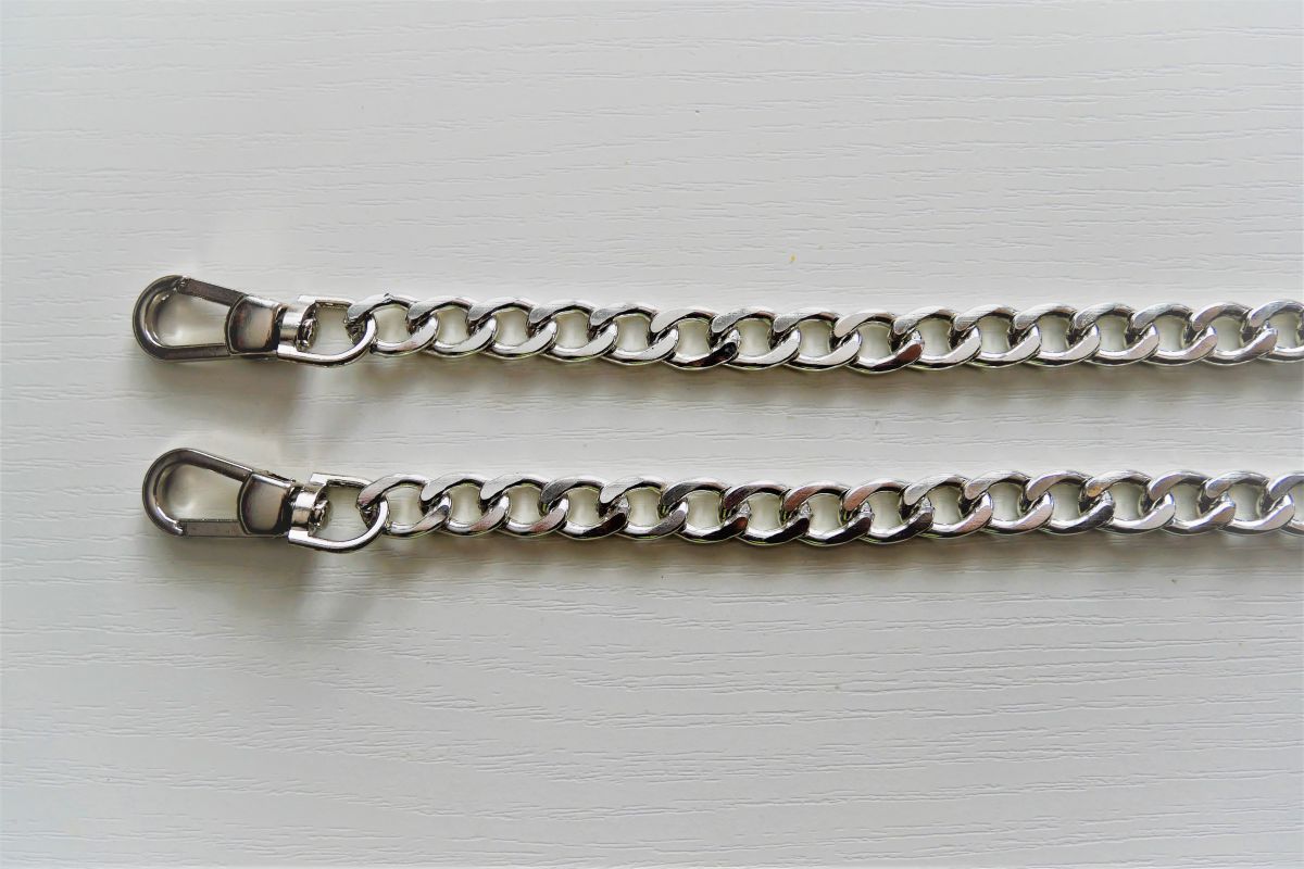 Łańcuszek aluminiowy z karabińczykami  do torebki - 110 cm ( nikiel)